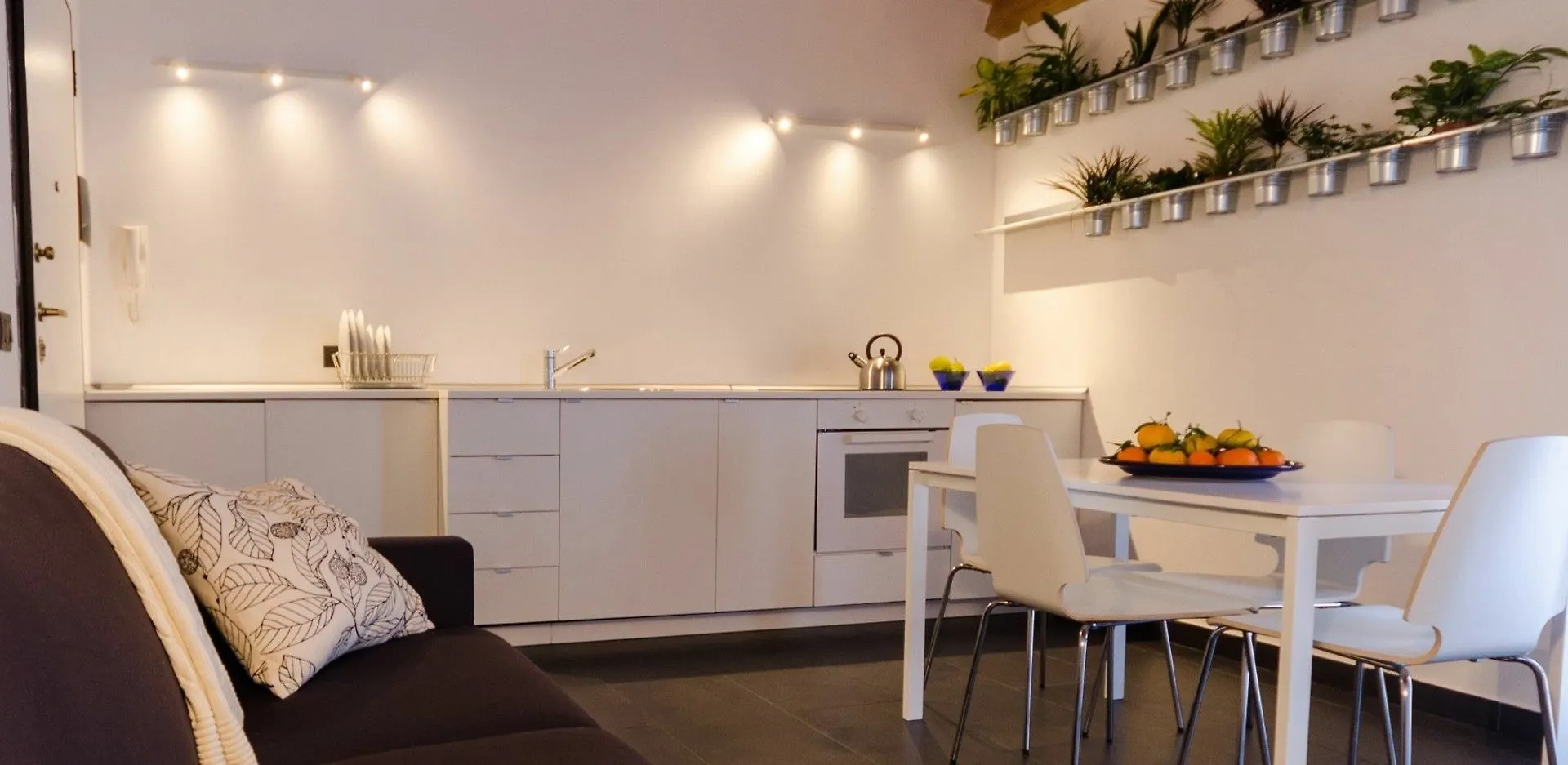 Pietranera Apartments Катания