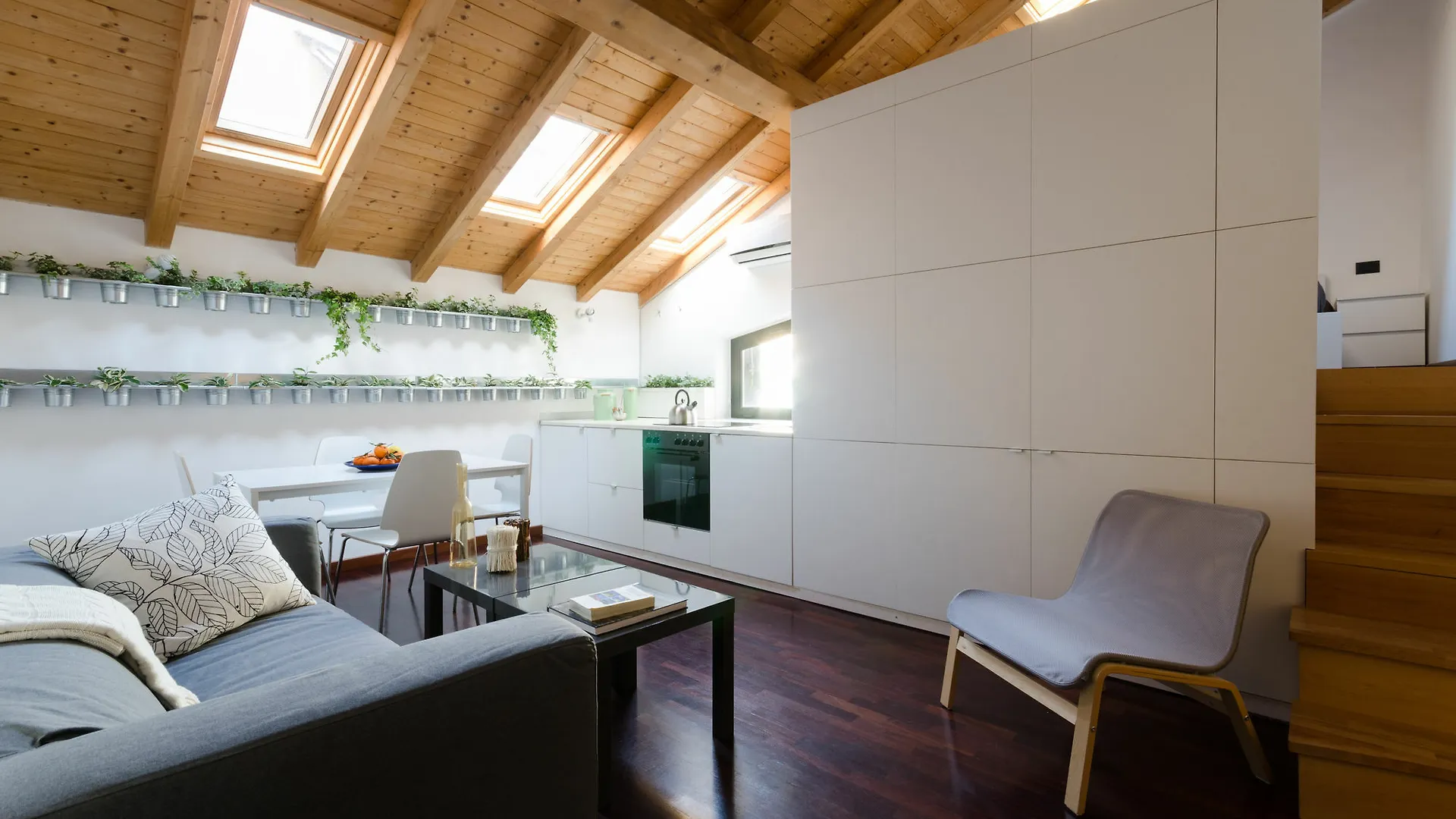 Pietranera Apartments Катания