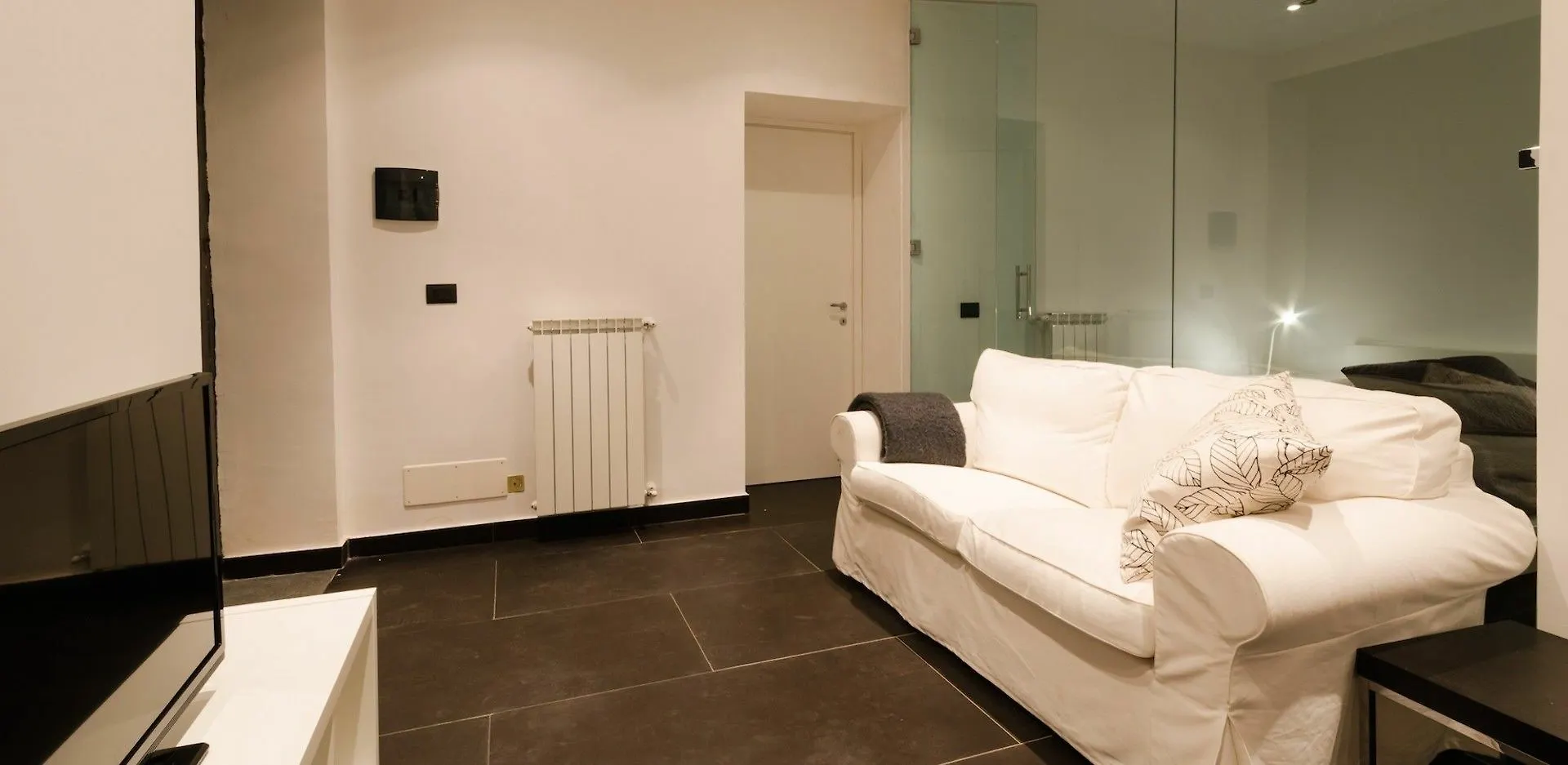 Pietranera Apartments Катания