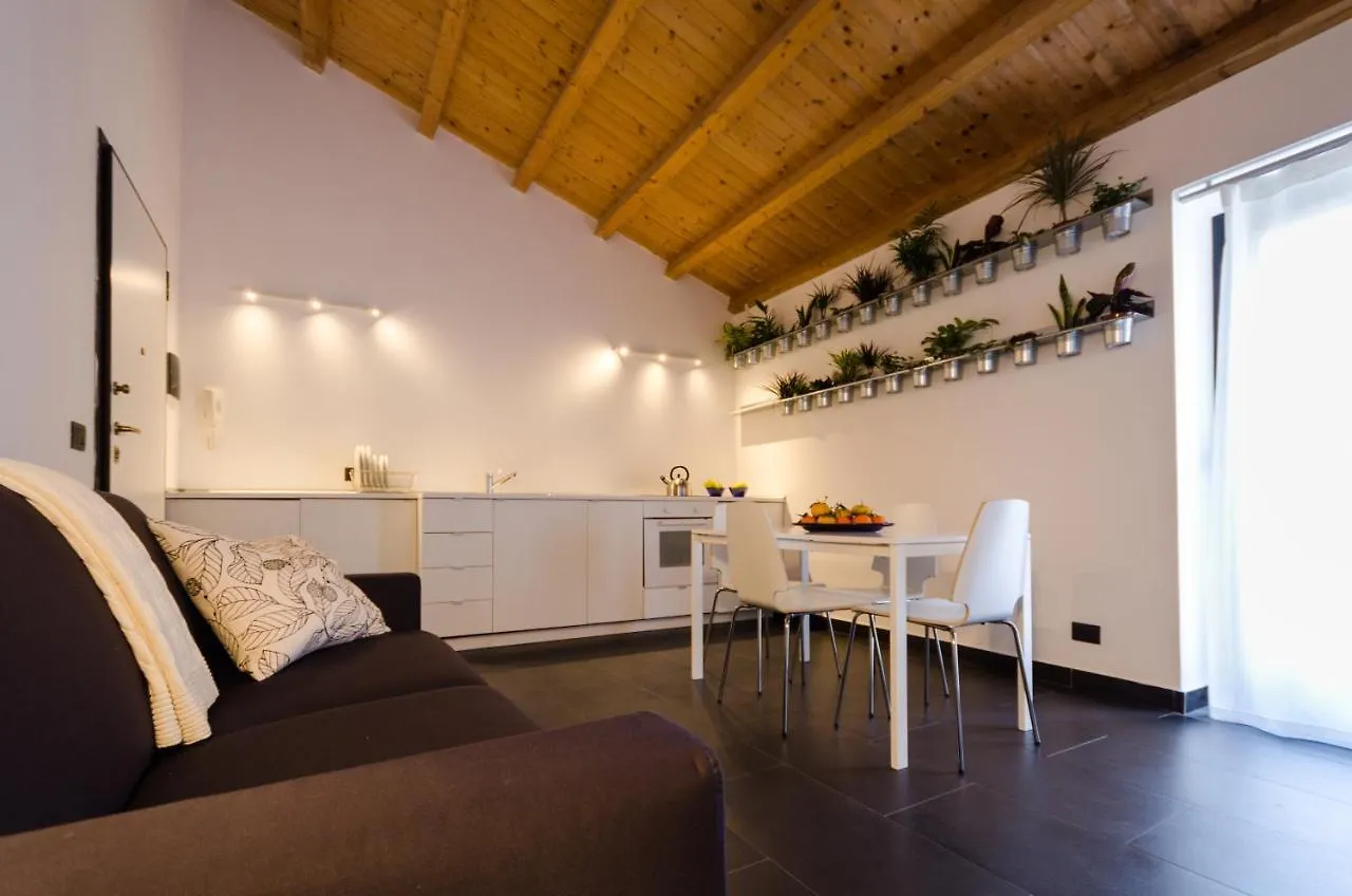 Pietranera Apartments Катания